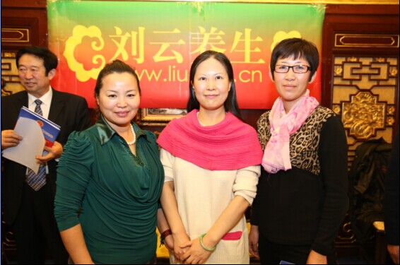 >> 刘云日记      刘云老师为了防止自己有骄傲的情绪存在,"沙龙"开始